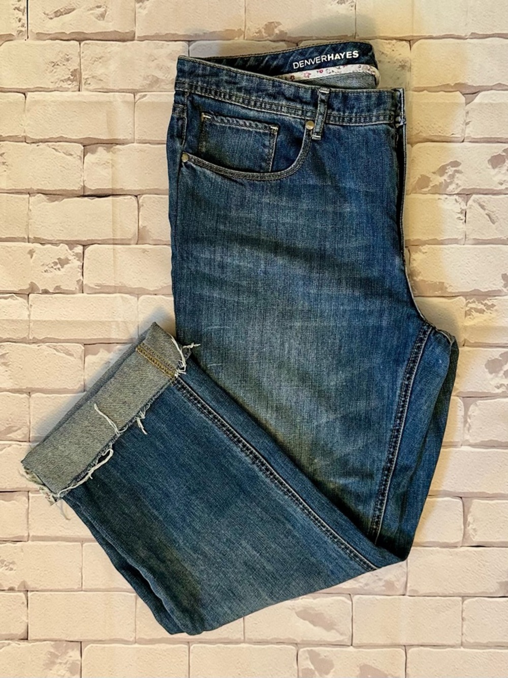 Denver Hayes Woman Boyfriend Jeans Cropped with Rolled Cuffs Size 12 - Picture 2 of 8